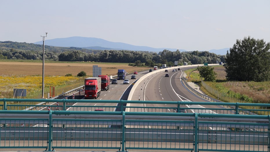 Výmena zvodidiel na D1 Prešov Budimír 2016 (8) Výmena zvodidiel na D1 Prešov Budimír 2016 (8)